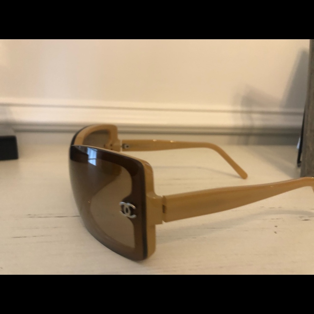 Authentic CHANEL Sunglasses - Picture 2 of 6
